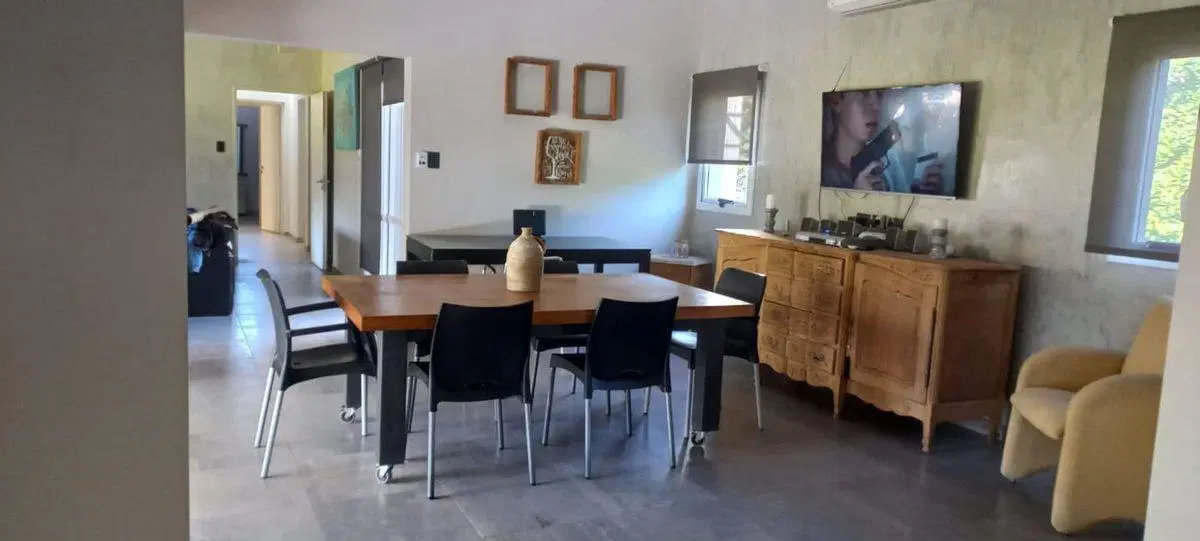 SE VENDE CASA NIV EJECUTIVO B°LOS LAPACH FM ESQUIU 5