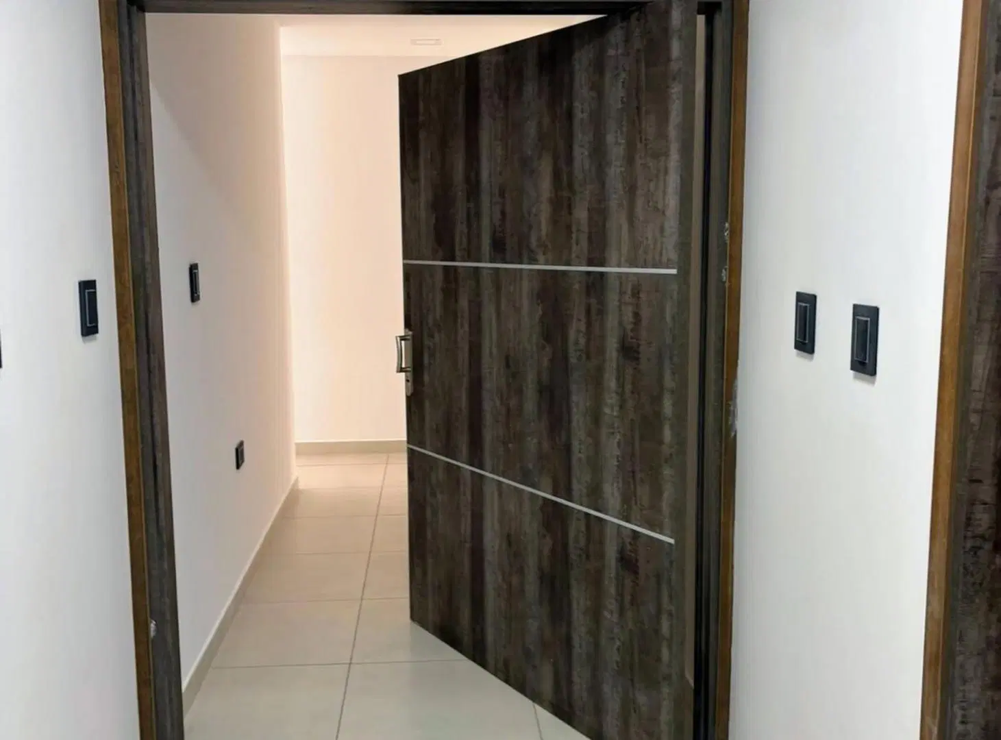 SE ALQUILA AMPLIO DPTO MICROCENTRO 2 HABITACIONES 4