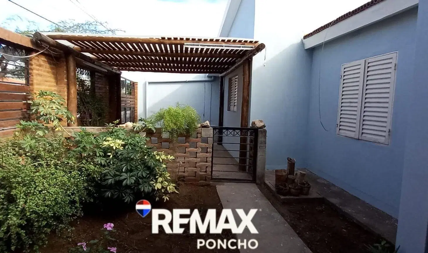 VENTA CASA 3 DORMITORIOS - ZONA SUR 5