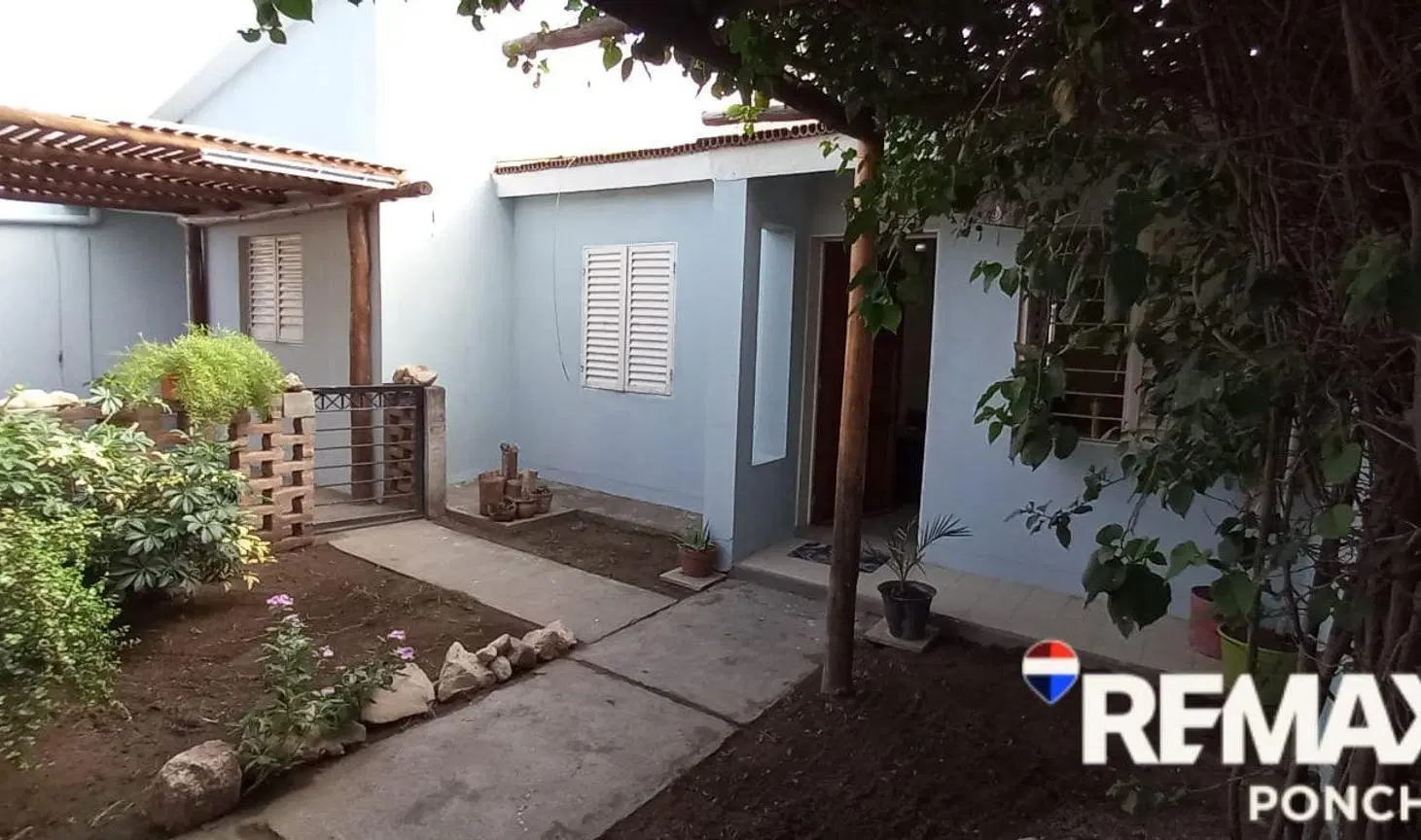 VENTA CASA 3 DORMITORIOS - ZONA SUR 2