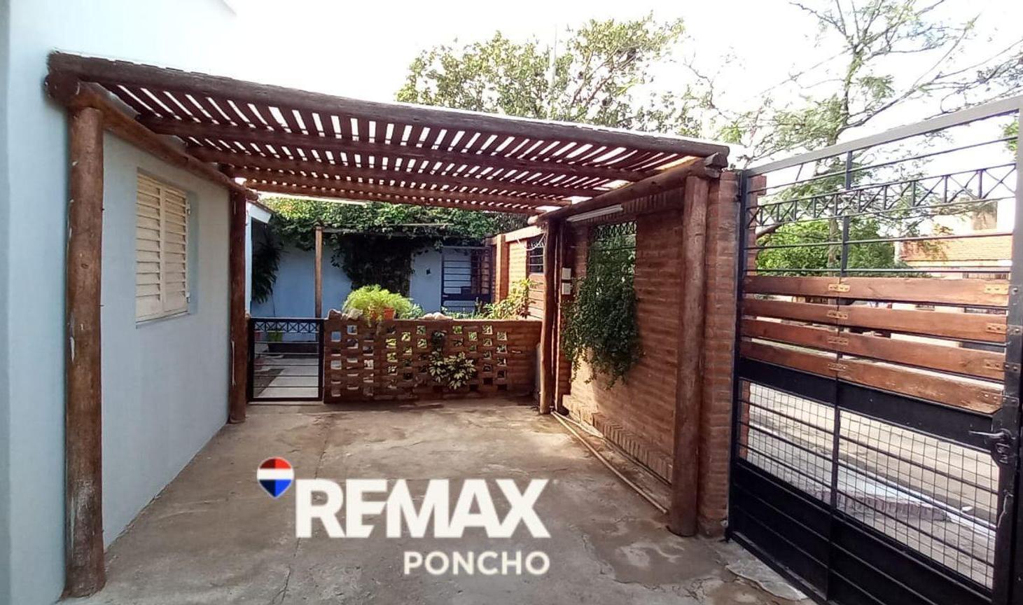 VENTA CASA 3 DORMITORIOS - ZONA SUR