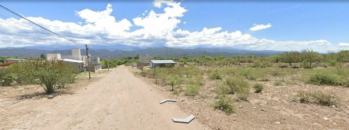 SE VENDEN 3 TERRENOS EN LA CARRERA, FRAY M. ESQUIÚ 4