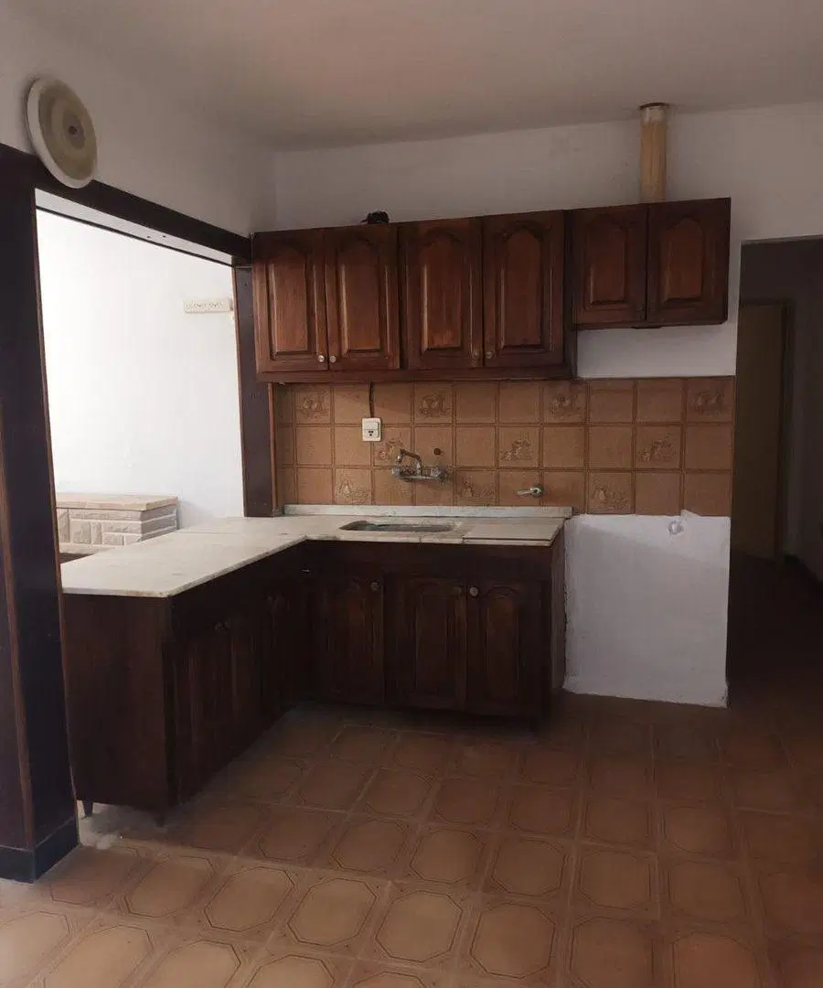 SE VENDE CASA ZONA 1000 VIVIENDAS. FACILIDADES. 2
