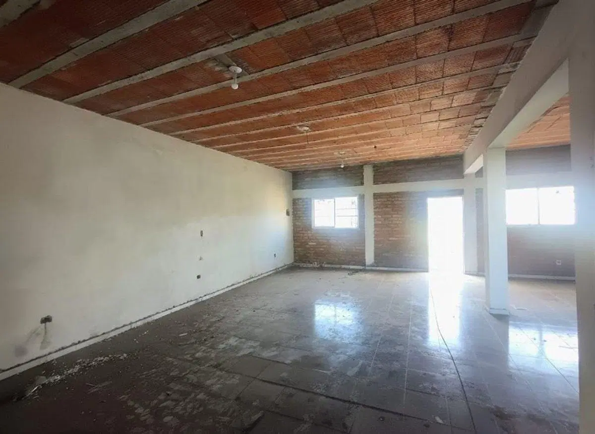 SE VENDE CASA A TERMINAR de 90 M2 EN ZONA ALTA 2
