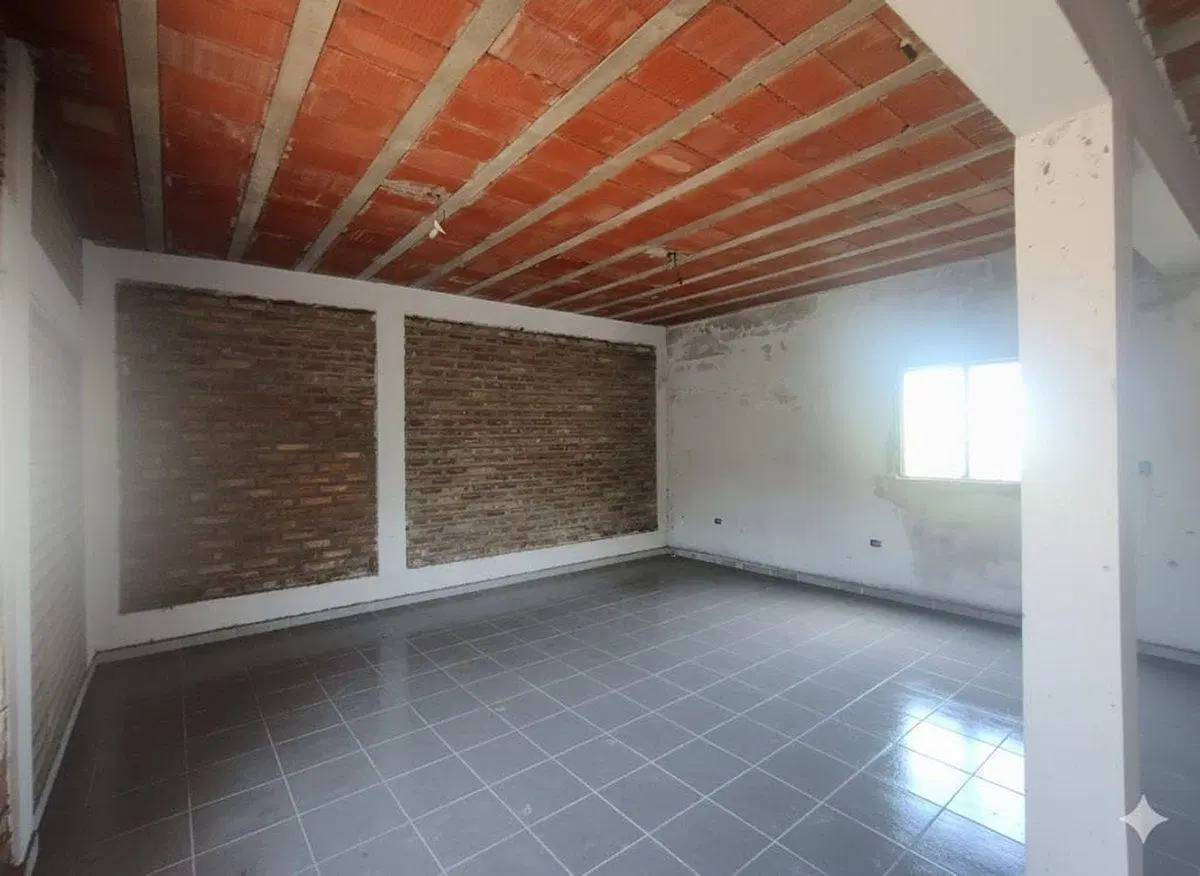SE VENDE CASA A TERMINAR de 90 M2 EN ZONA ALTA 4