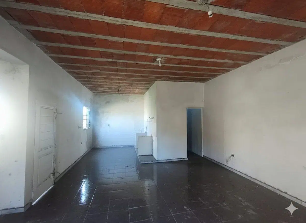 SE VENDE CASA A TERMINAR de 90 M2 EN ZONA ALTA 5