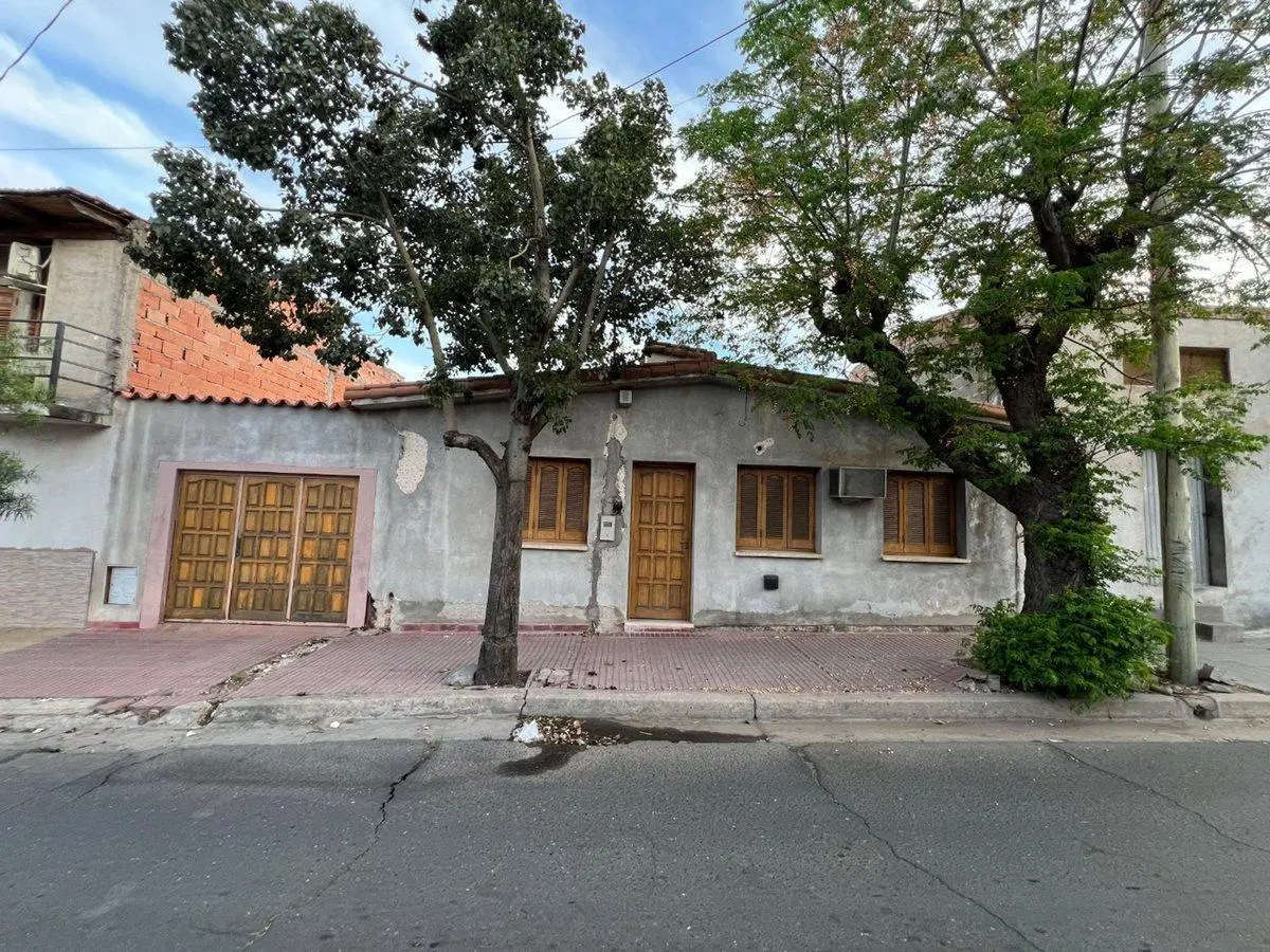SE VENDE CASA 4 AMBIENTES ZURITA ANTES DE CASEROS 5