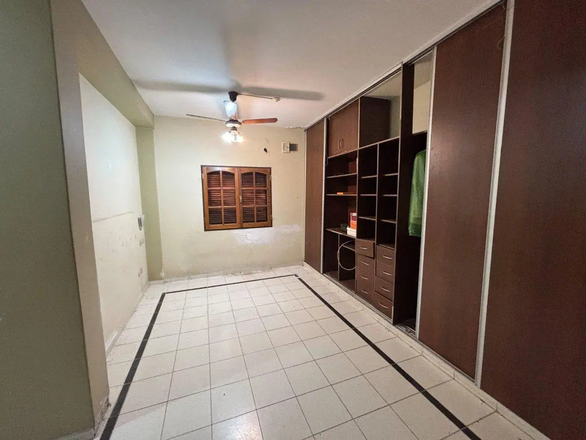Se vende CASA con 2 cocheras - ZONA ALTA Catamarca 4