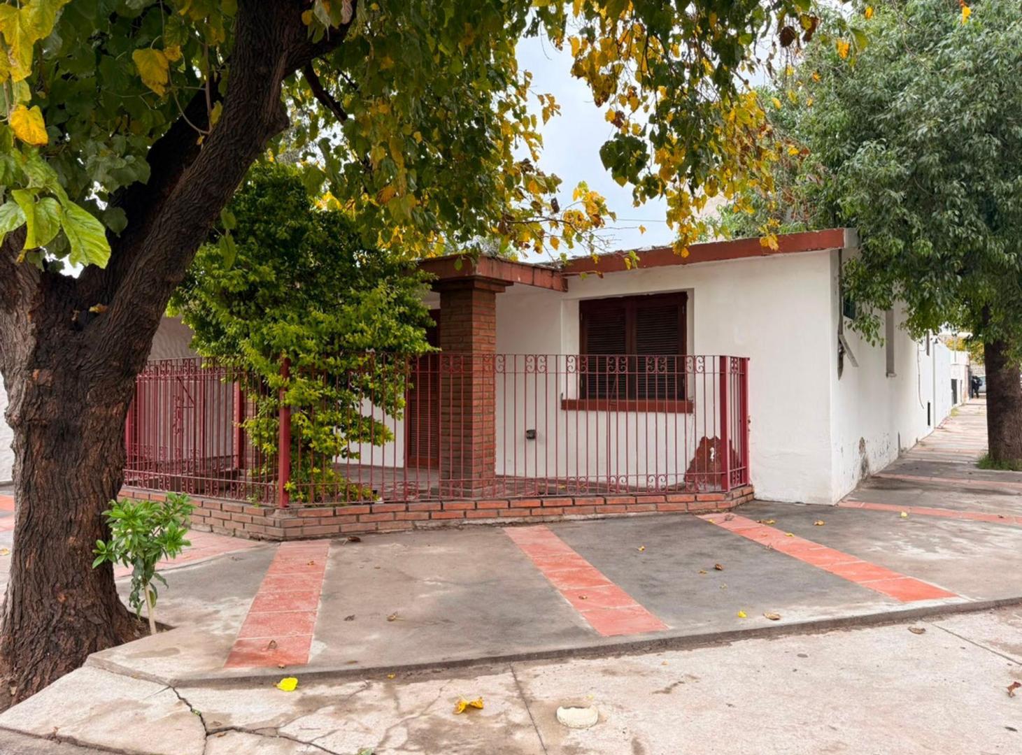 Se vende casa a metros de Av Acosta Villafañez