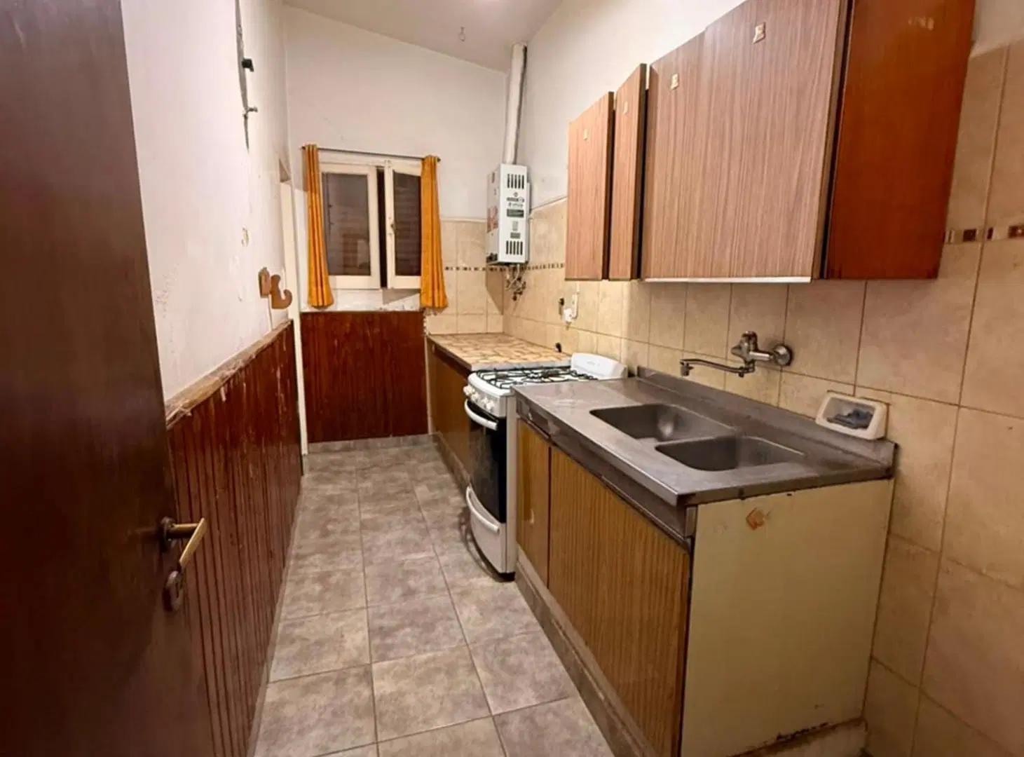 Se vende casa a metros de Av Acosta Villafañez 3