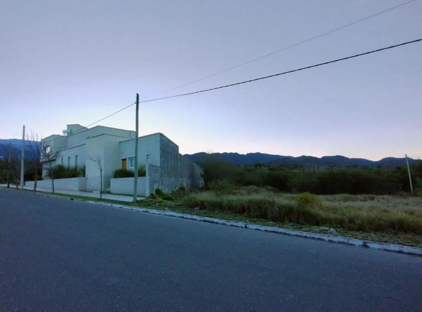 SE VENDE TERRENO 360 M2 EN ZONA ALTA. FACILIDADES. 4