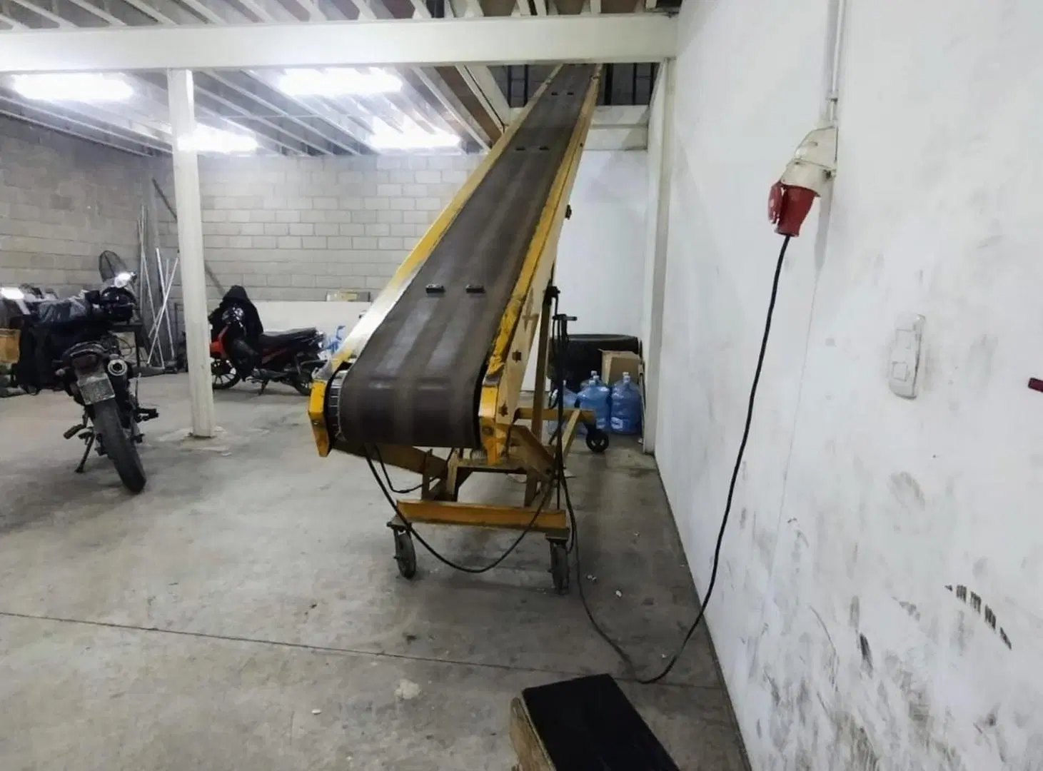 SE VENDE IMPORTANTE LOCAL COMERCIAL EN CATAMARCA 5
