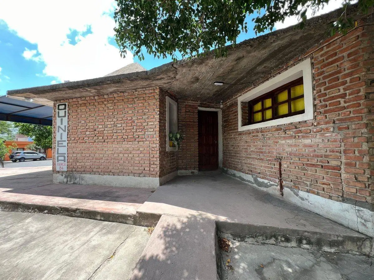 SE VENDE CASA SOBRE AVENIDA 2 HABITACIONES CAPITAL 4