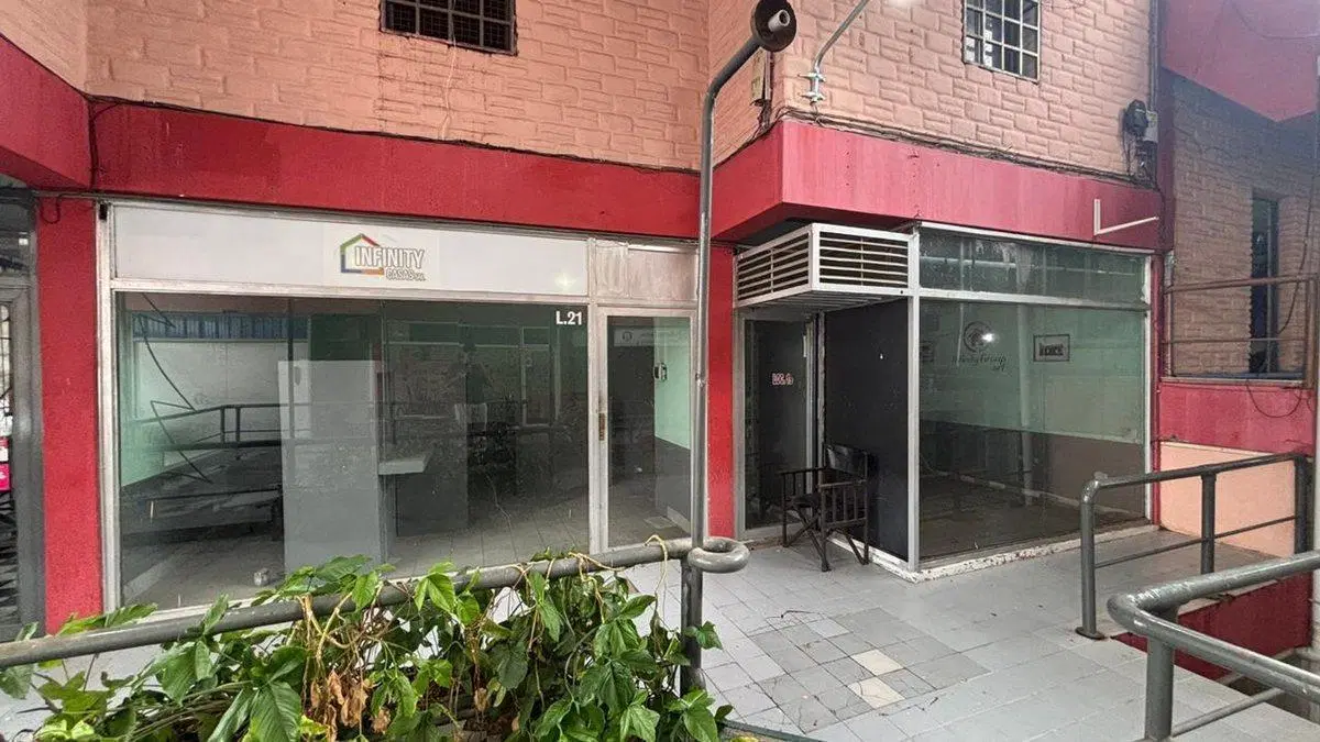 Se alquila local en EMBLEMÁTICA GALERÍA Catamarca 2