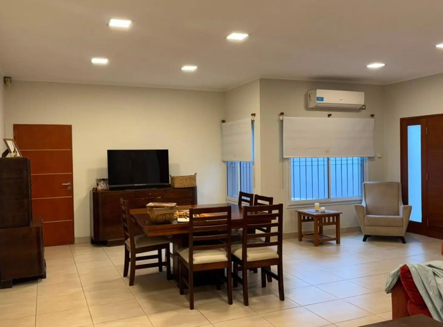 SE VENDE CASA 5 HABITACIONES EN B° ACHACHAY 5