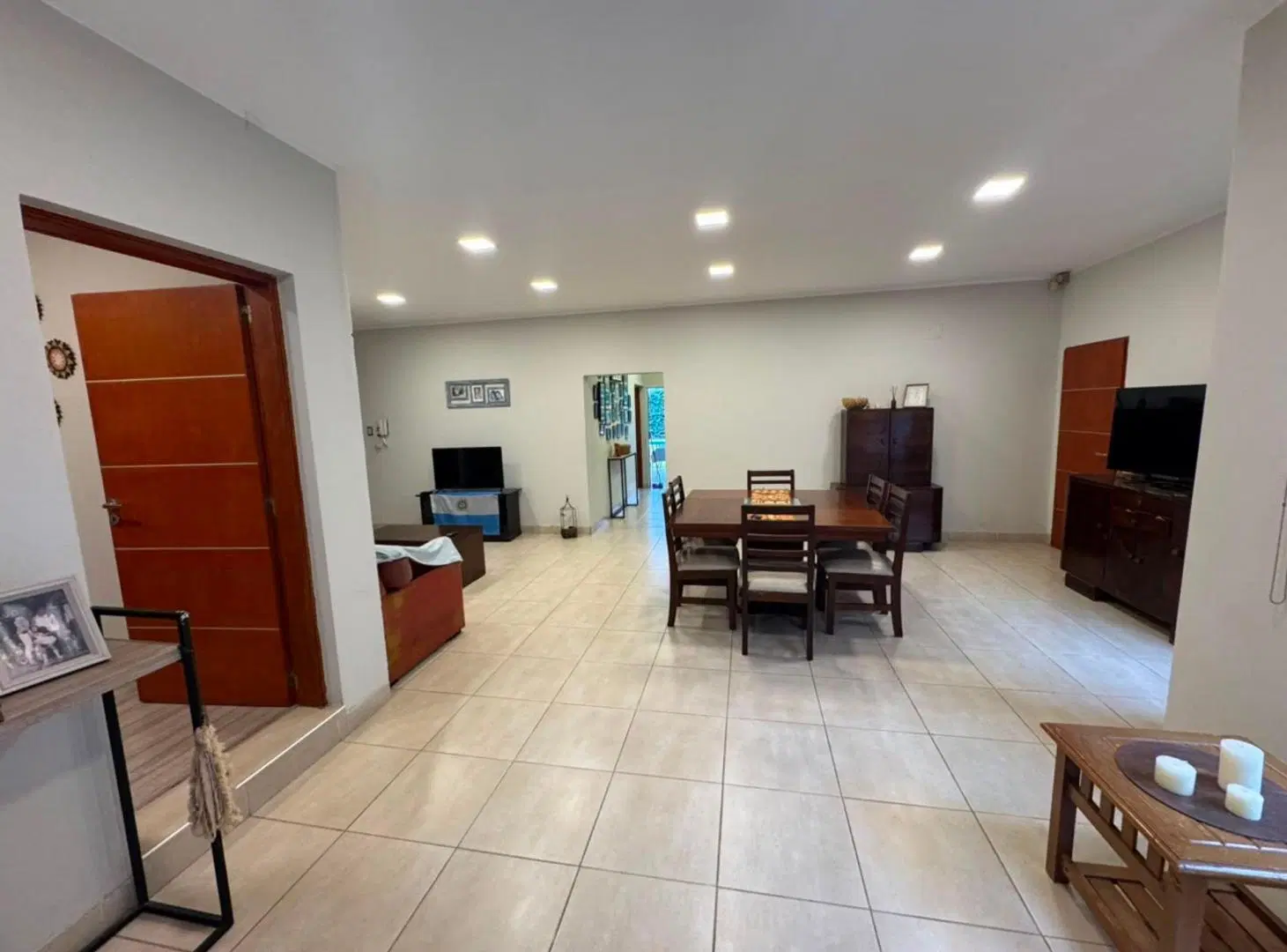 SE VENDE CASA 5 HABITACIONES EN B° ACHACHAY 3