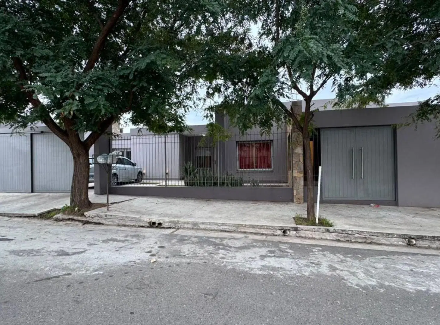SE VENDE CASA 5 HABITACIONES EN B° ACHACHAY 8
