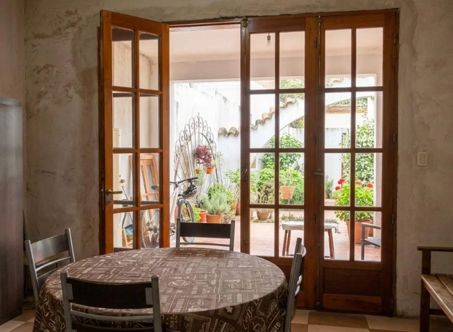 SE VENDE CASA 5 AMBIENTES CHACABUCO 936 8