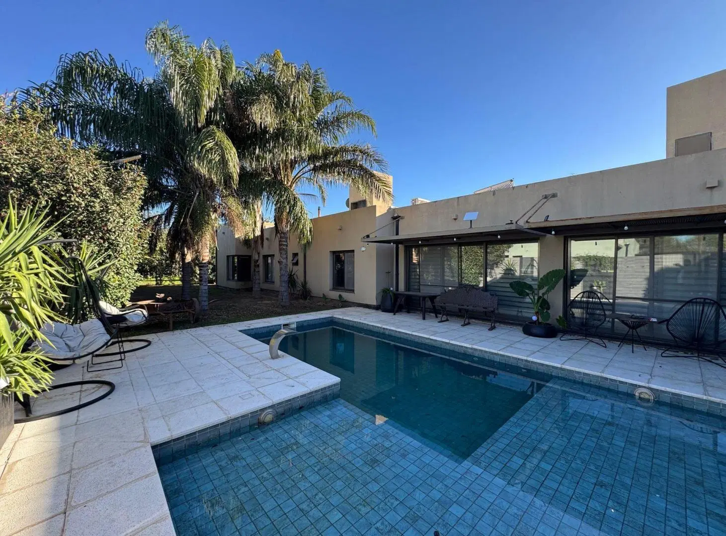 SE ALQUILA CASA NIVEL PREMIUM COUNTRY VALLE VIEJO 2