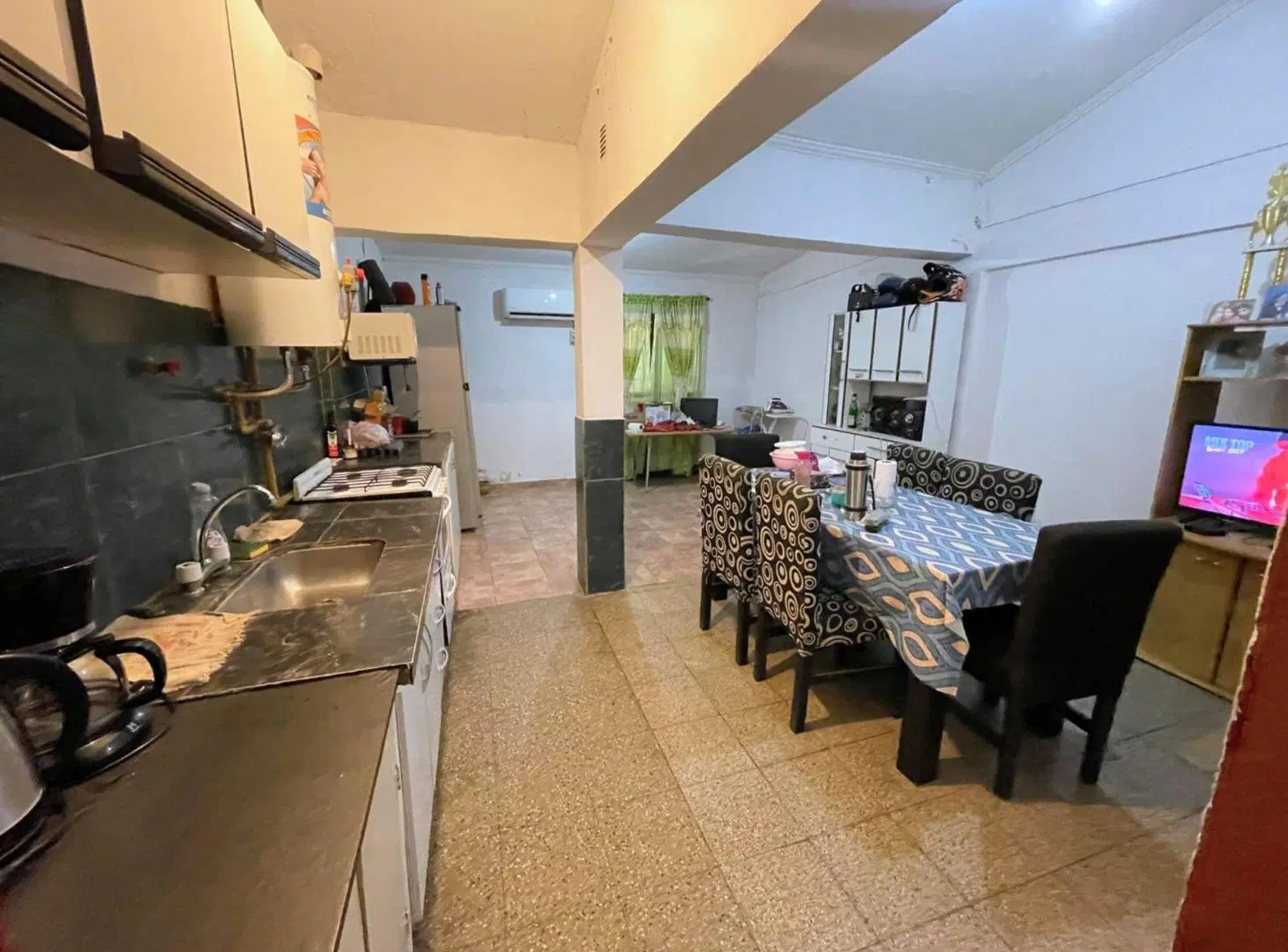 SE VENDE CASA B° PARQUE AMÉRICA. PERMUTA DIRECTA 5
