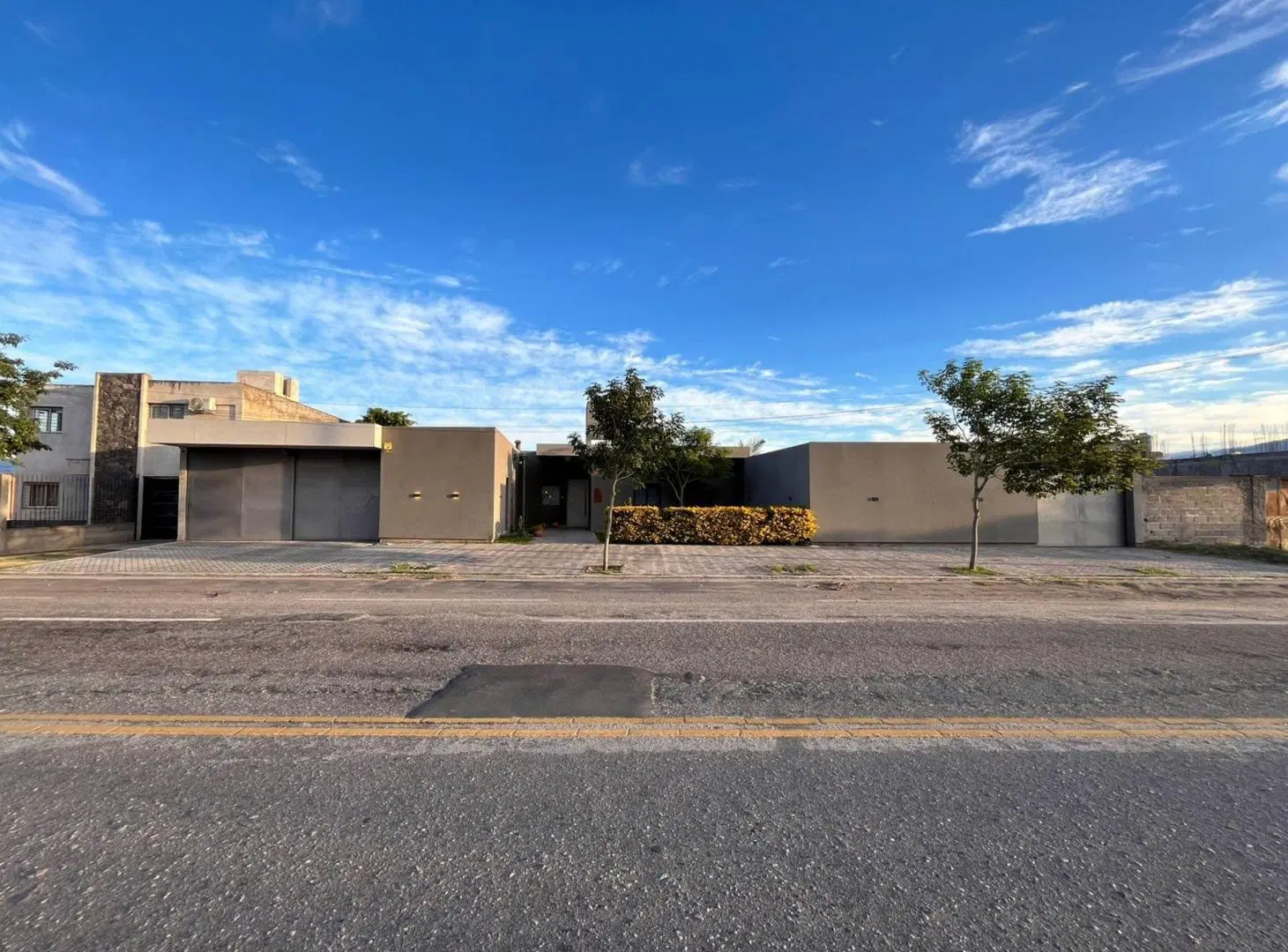 Casa En Venta De 3 Dormitorios Zona Predio Ferial 5