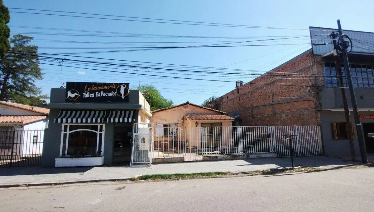SE VENDE CASA C/LOCAL COMERCIAL SAN ISIDRO V.VIEJO 3