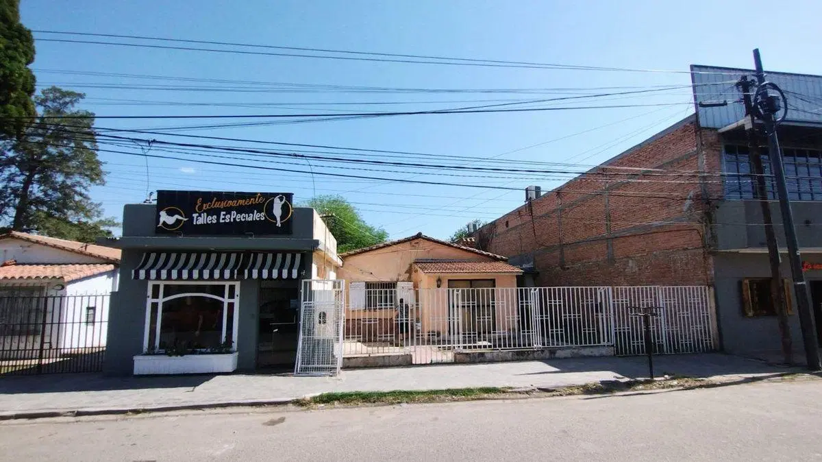 SE VENDE CASA C/LOCAL COMERCIAL SAN ISIDRO V.VIEJO 2