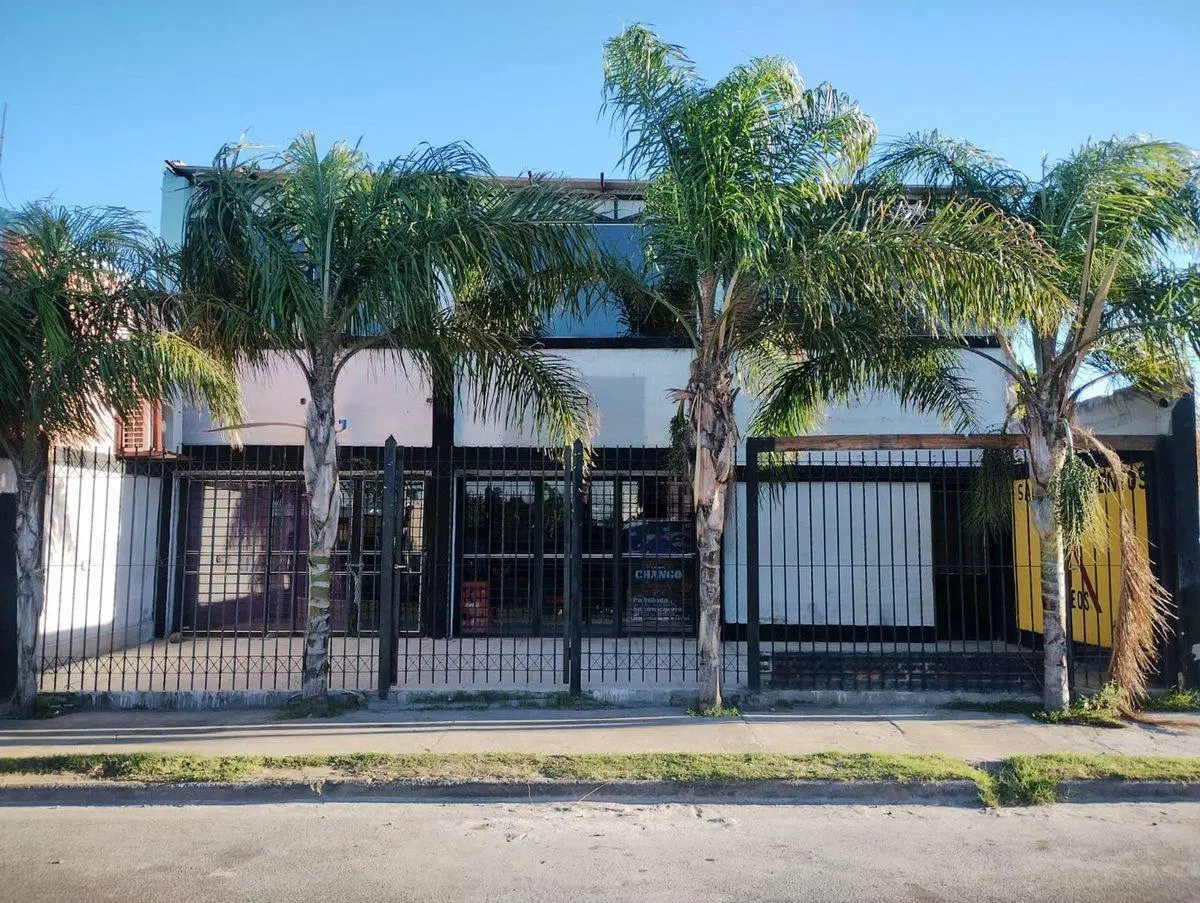 SE VENDE LOC COMERCIAL. FACILIDADES. DIVERS RUBROS 5