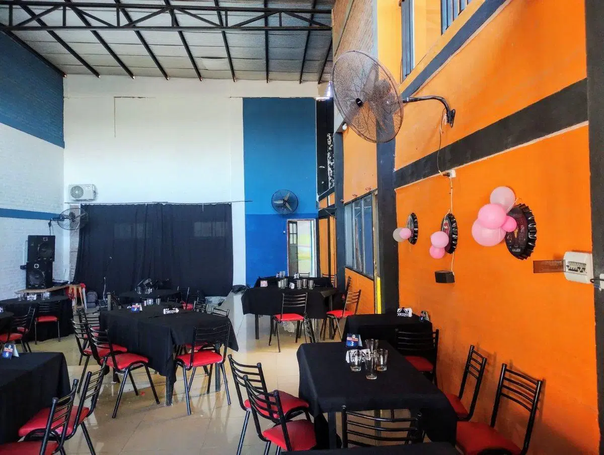 SE VENDE LOC COMERCIAL. FACILIDADES. DIVERS RUBROS 2