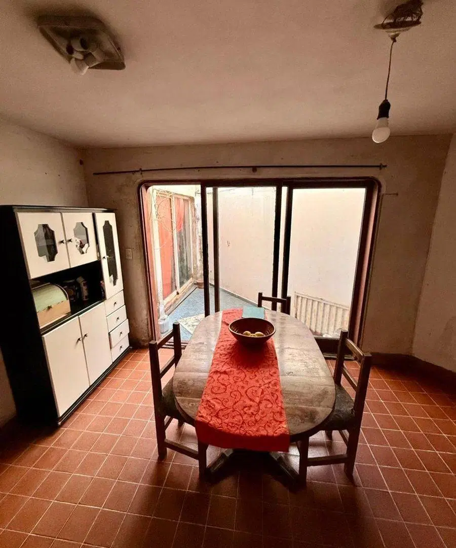 Se vende casa a metros de Av. Illia 2