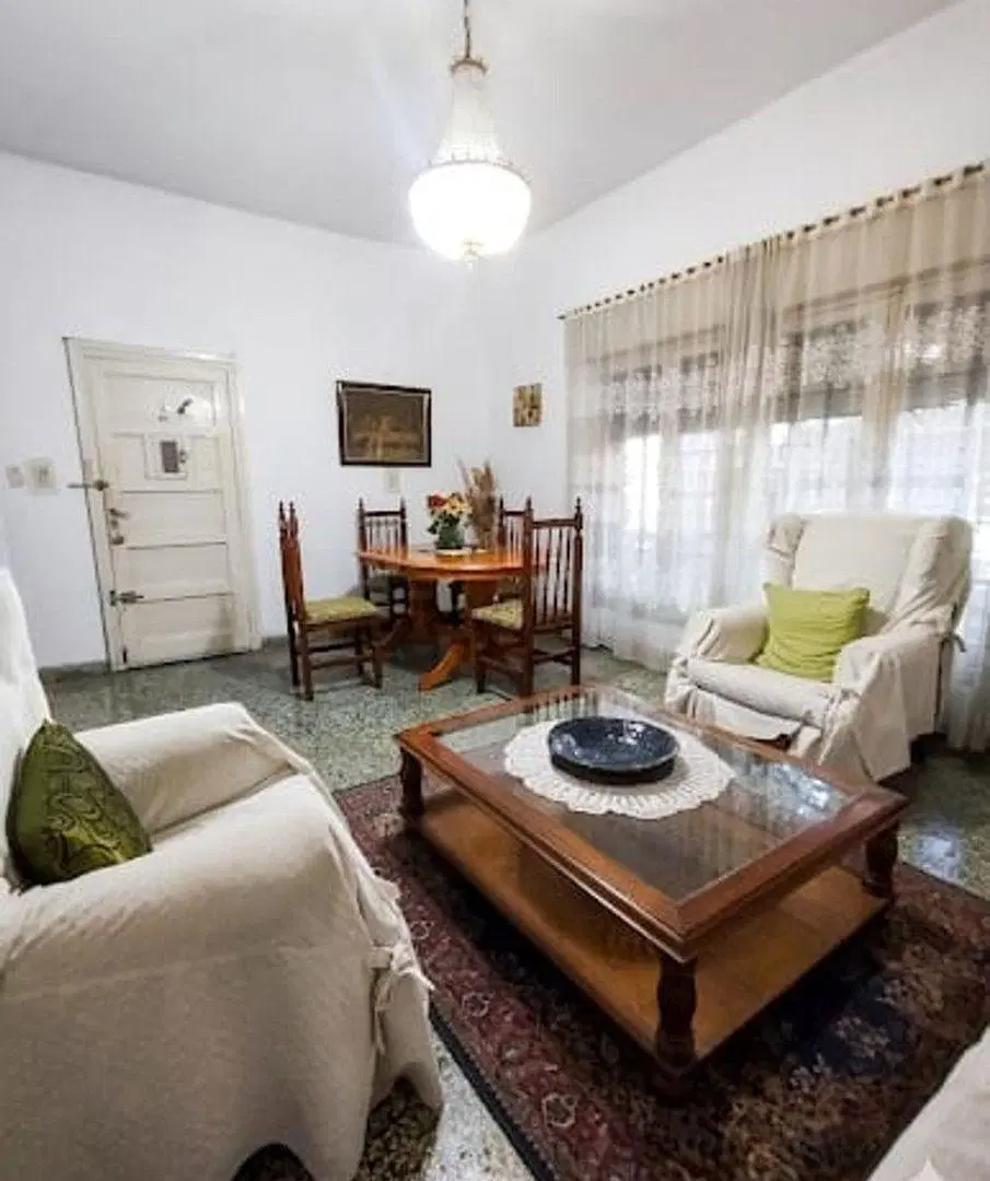 SE VENDE EN CATAMARCA CASA CÉNTRICA DE 2 PLANTAS 8