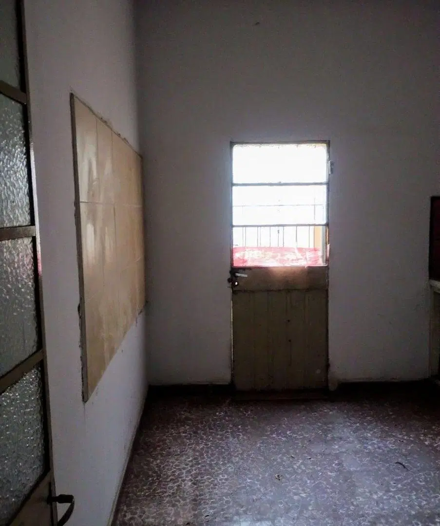 SE VENDE PROPIEDAD SOBRE AV HIPÓLITO YRIGOYEN 5