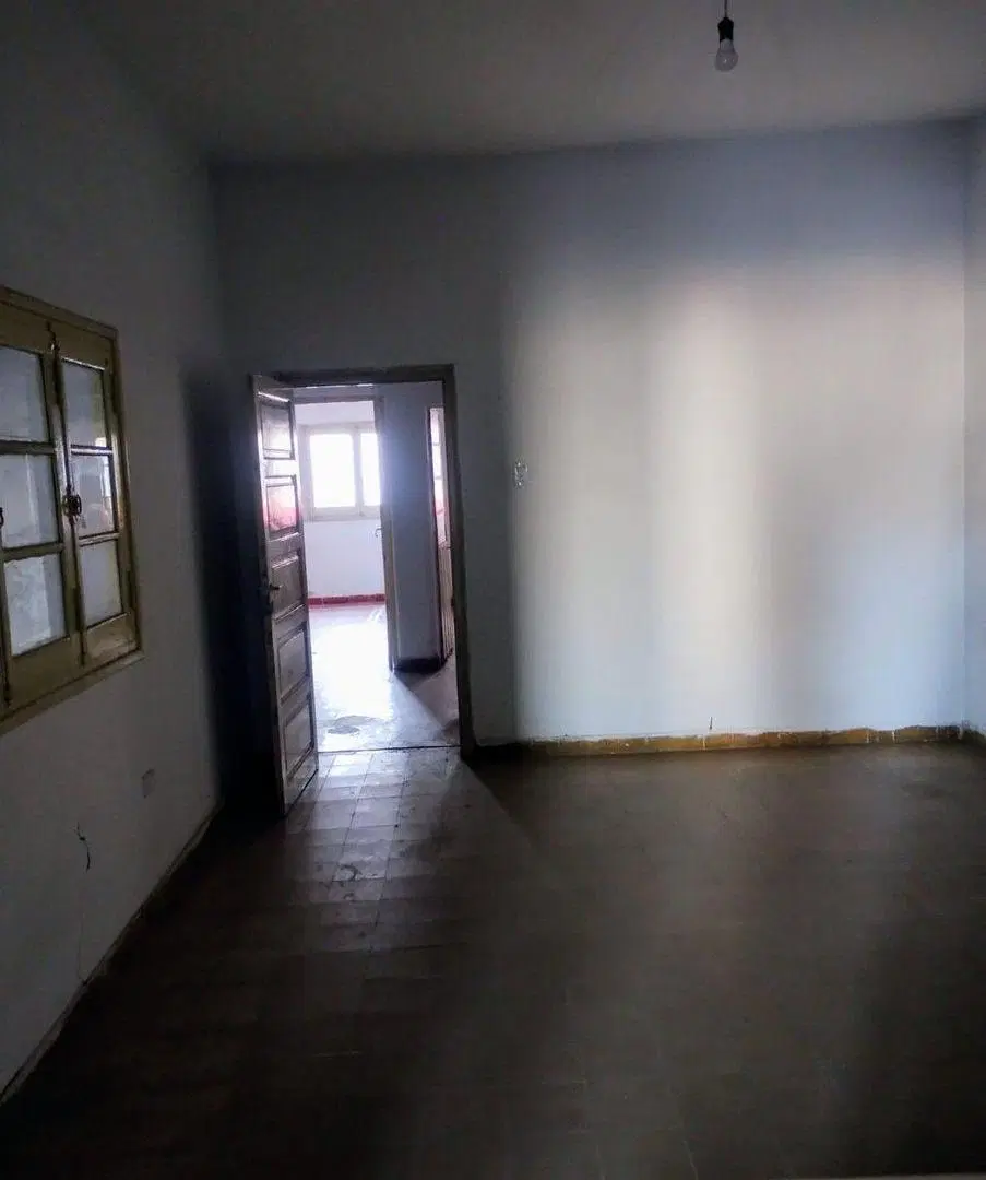 SE VENDE PROPIEDAD SOBRE AV HIPÓLITO YRIGOYEN 2
