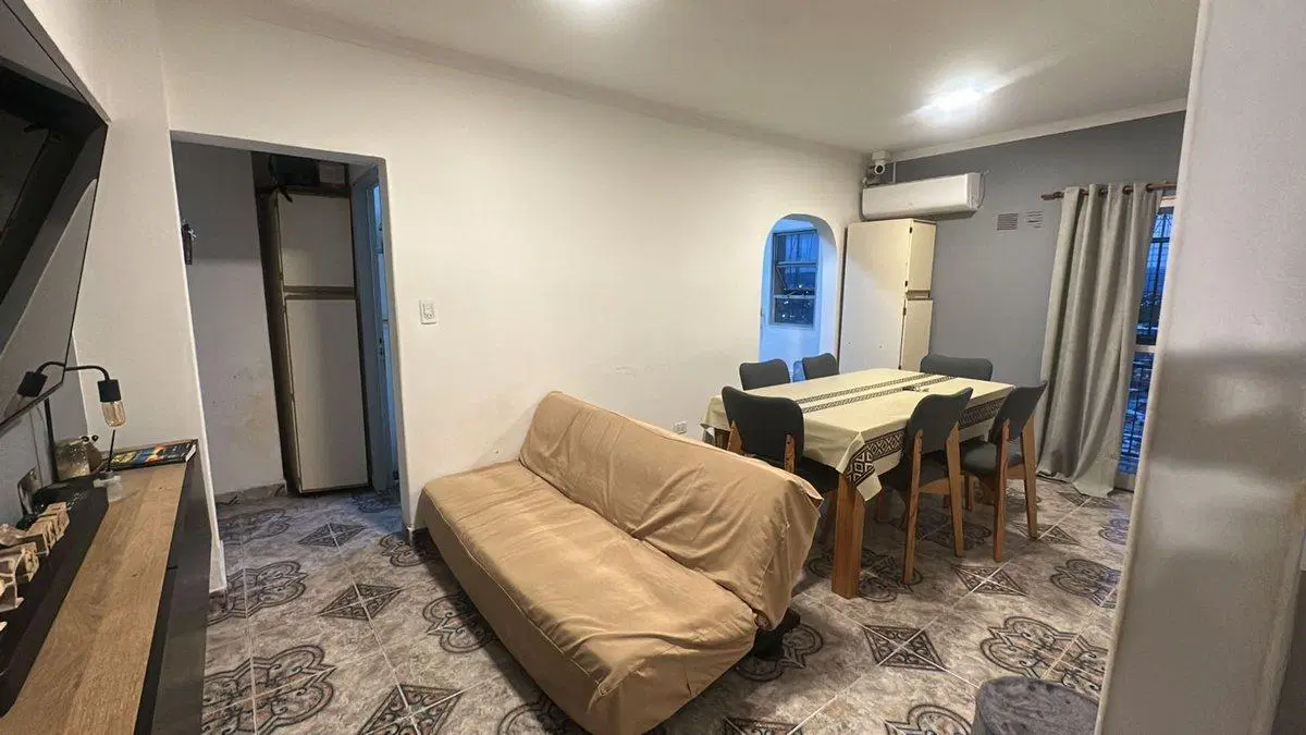 Departamento En Venta de 2 Dormitorios Zona Centro 5