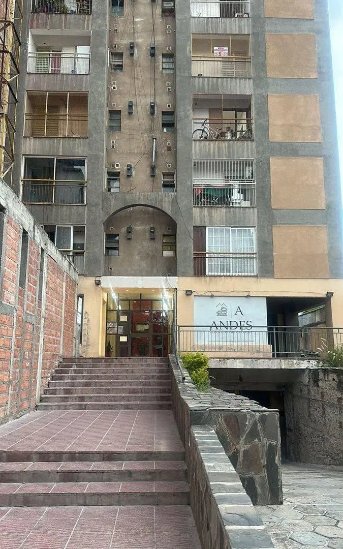 Departamento En Venta de 2 Dormitorios Zona Centro 4