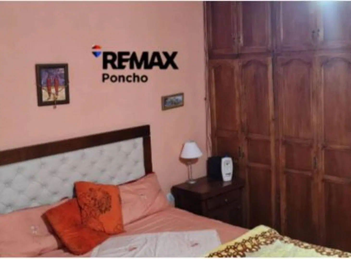 SE VENDE CASA AMPLIA  A METROS DE AV BELGRANO CAP 8