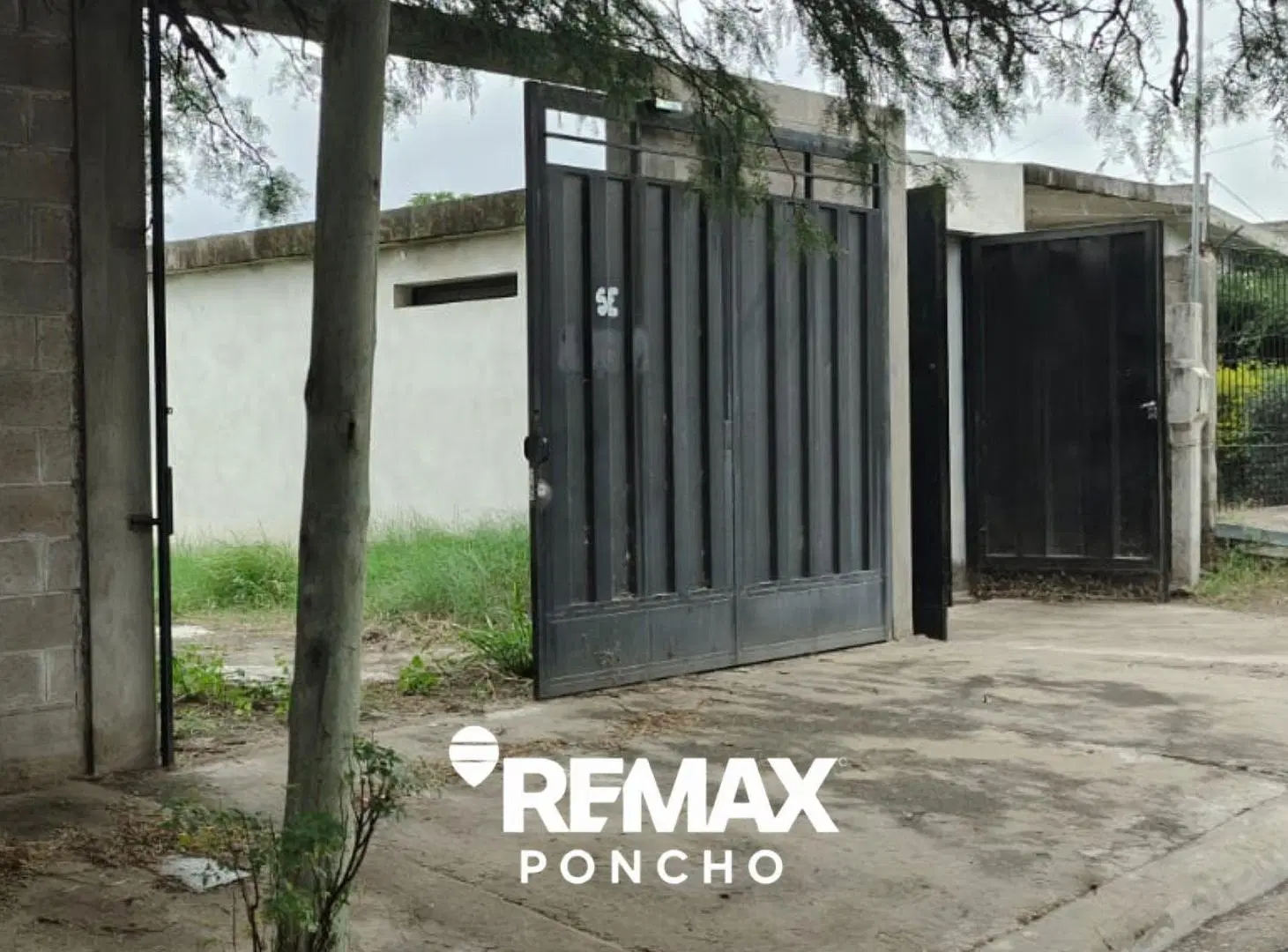 SE VENDE LOTE CON 480M2+GARAGE 32M2 ZONA SUR CAP. 3