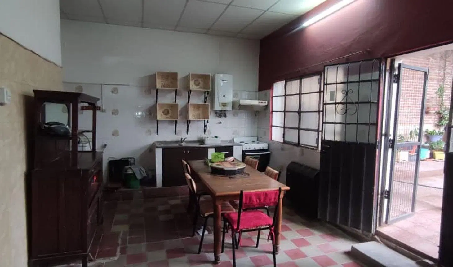 Casa de 2 Dormitorios en Venta Sobre Avenida 4