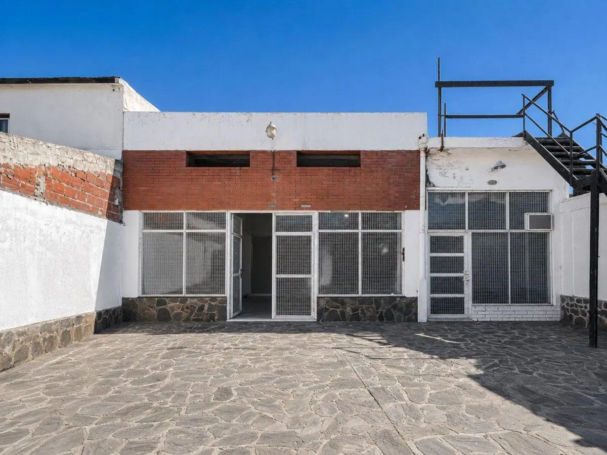GALPON, MAS SALON Y UN DEPARTAMENTO 4 HABITACIONES 2