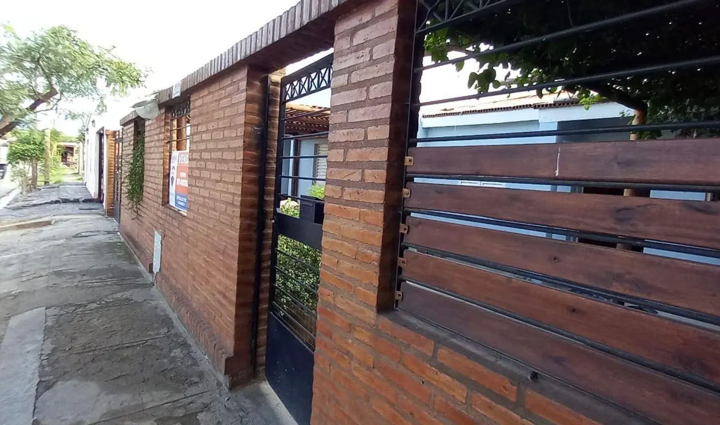 VENTA CASA 3 DORMITORIOS - ZONA SUR 2
