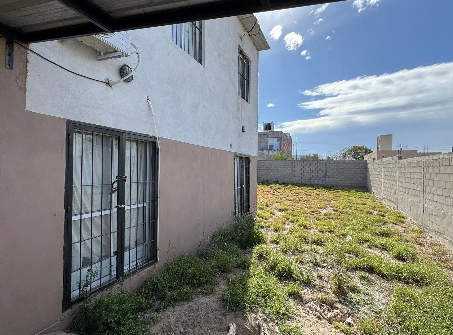 SE VENDE DUPLEX B° ACHACHAY 5 AMB. 5