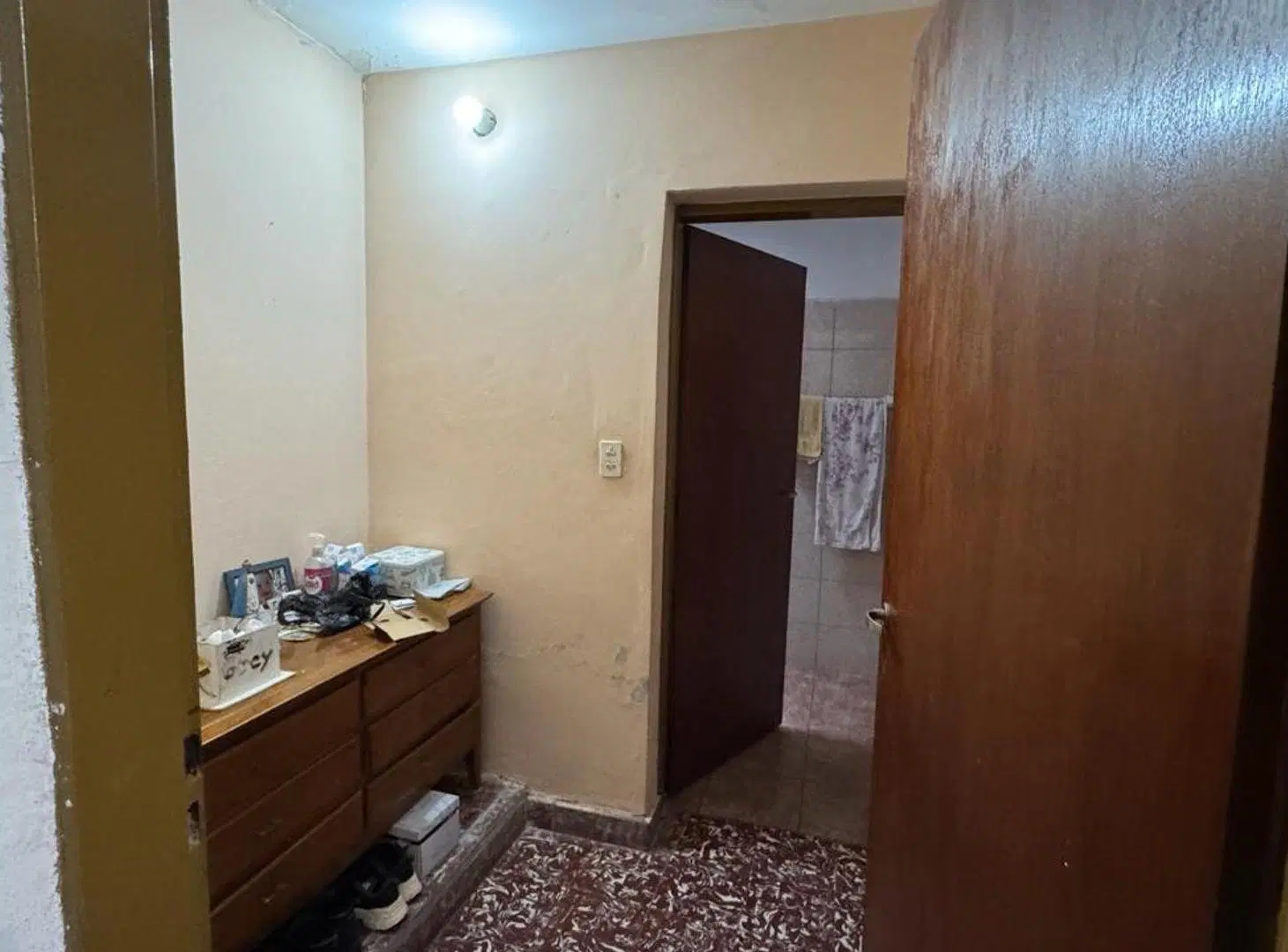 SE VENDE CASA 6 AMBIENTES, 4 HABITACIONES. 4