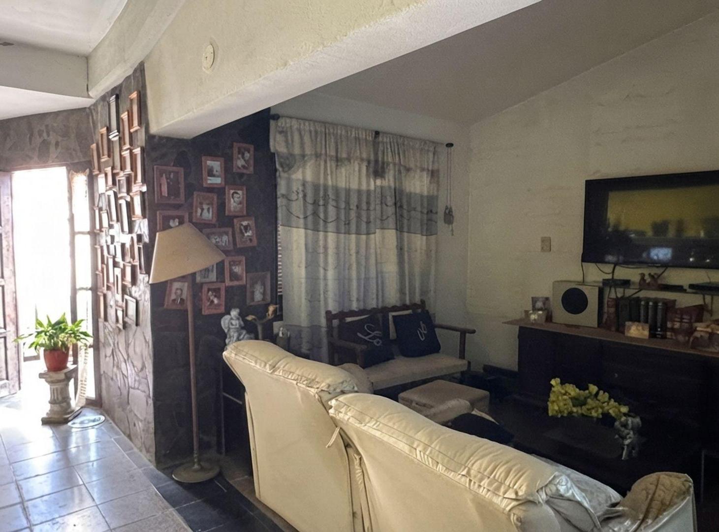 Foto de SE VENDE CASA 4 HAB QUINCHO CERRADO ACEPTA PERMUTA, imagen 2