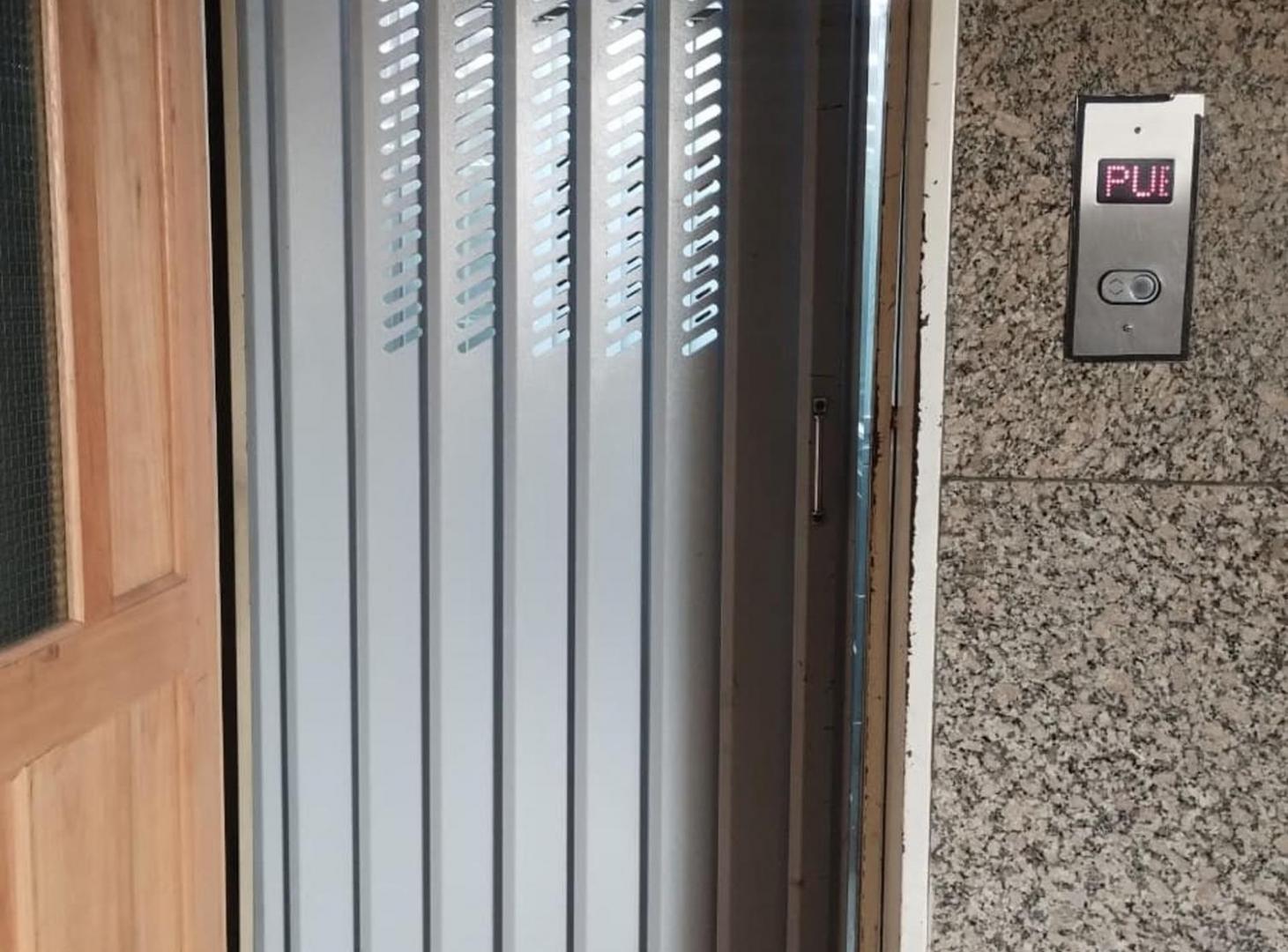 Foto de OPORTUNIDAD! VENTA DEPARTAMENTO EN PLENO CENTRO, imagen 3