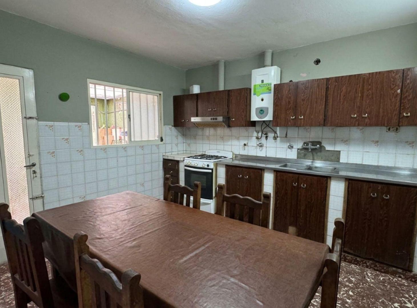 Foto de SE VENDE CASA 6 AMBIENTES, 4 HABITACIONES., imagen 4