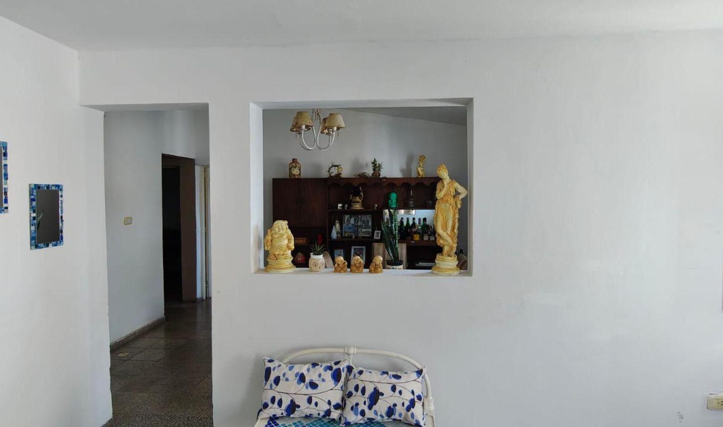 Foto de Venta - Exclusiva Casa en Esquina – Barrio 100 v, imagen 3