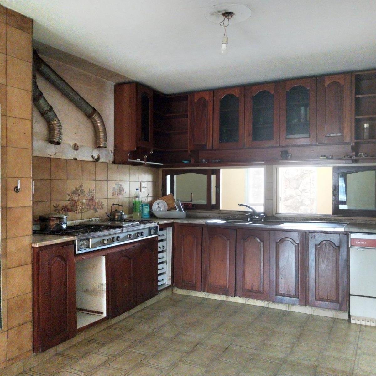 Casa en Venta en Barrio Juniors. 4 Dorm Dólares 250.000 2