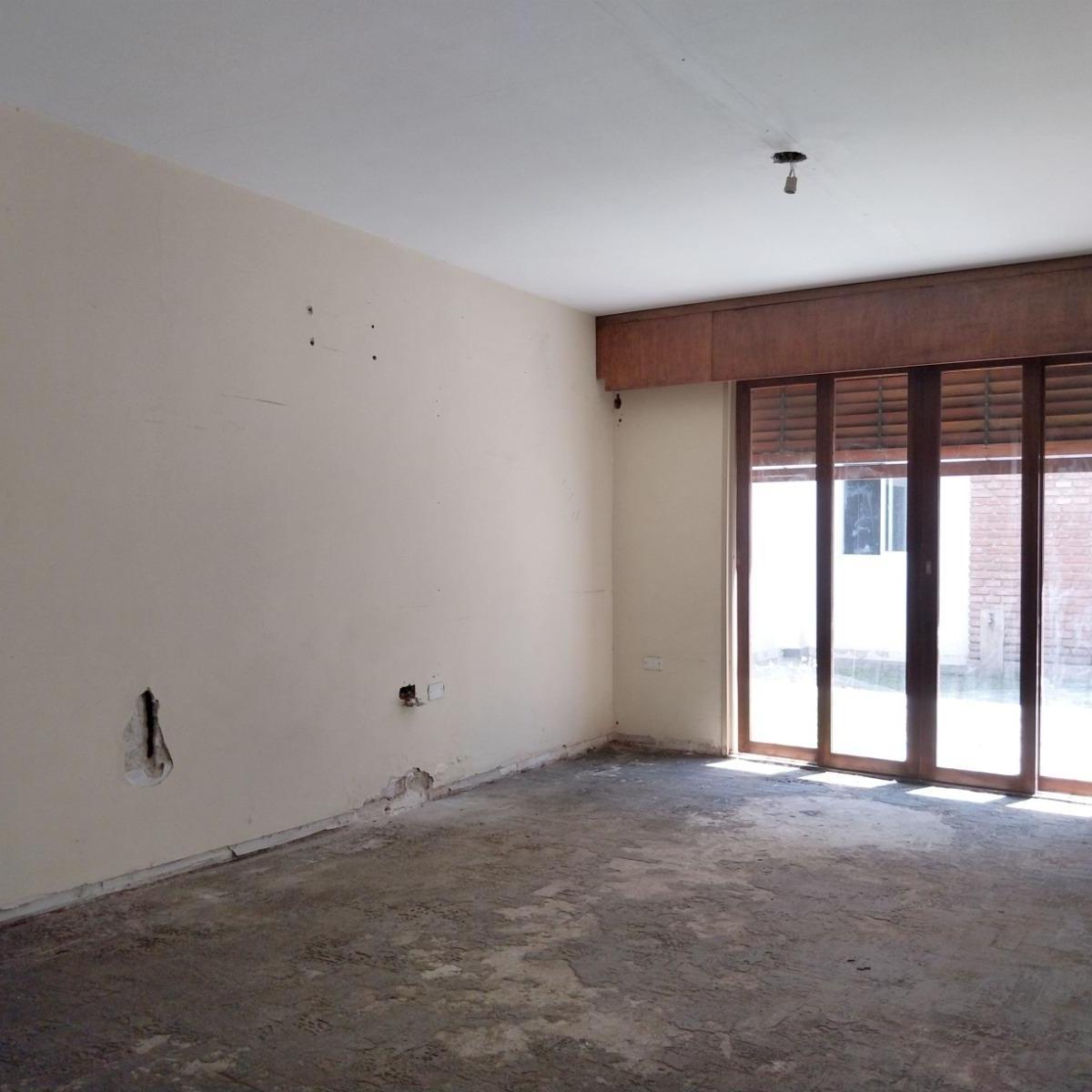 Casa en Venta en Barrio Juniors. 4 Dorm Dólares 250.000 3