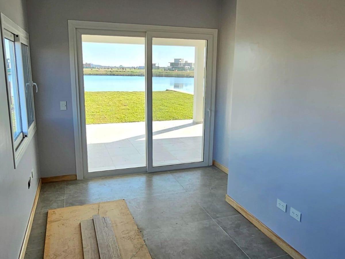 Casa en Venta con Pileta y Agua en Costas, Puertos, Escobar 3