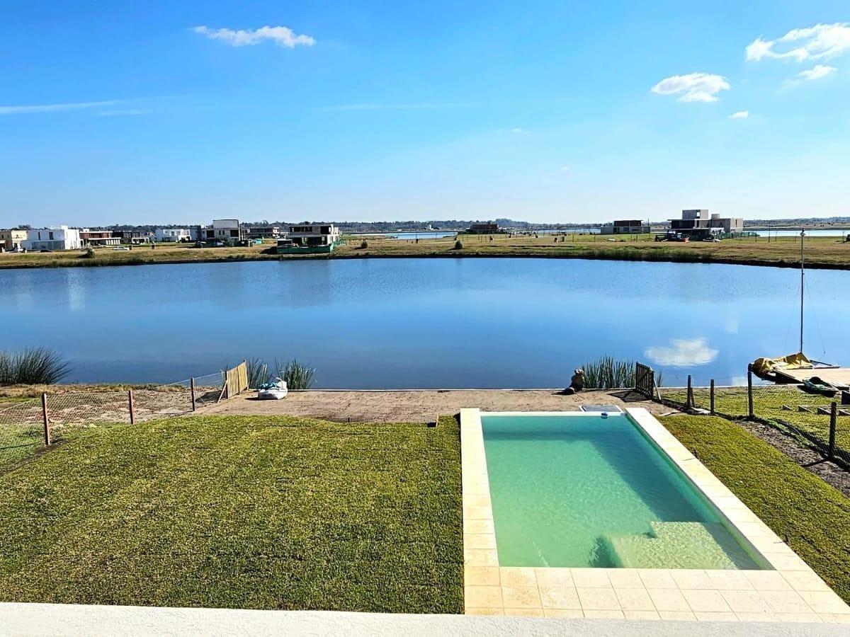 Casa en Venta con Pileta y Agua en Costas, Puertos, Escobar 1